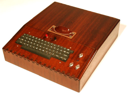 Apple I computer and Datanetics keyboard in a custom case Rick Crandall collection